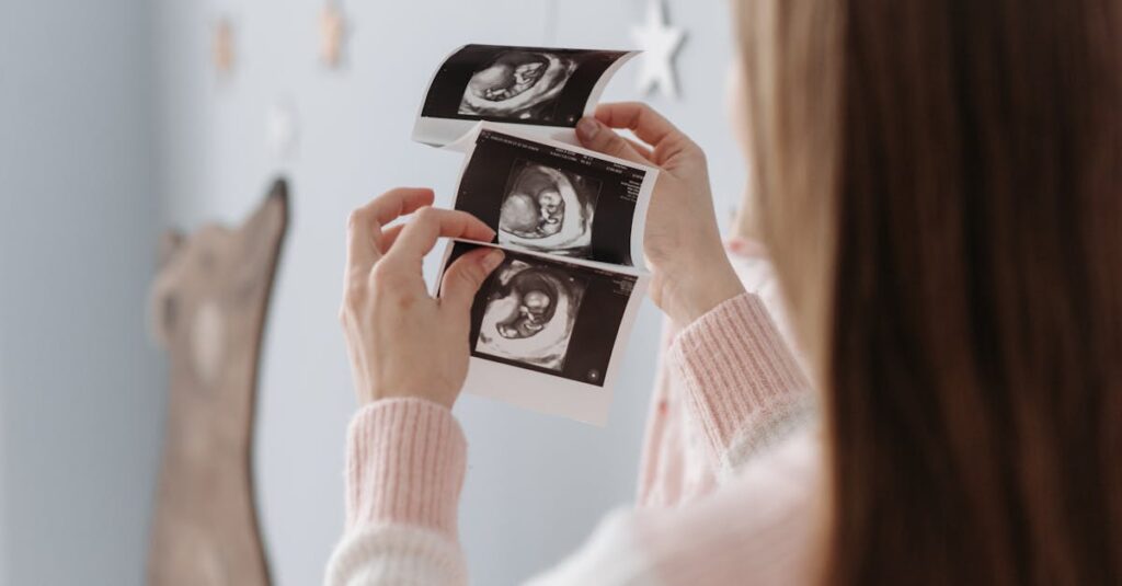 découvrez les étapes fascinantes du développement fœtal, de la conception à la naissance. apprenez comment se forme chaque système du corps et les changements incroyables qui se produisent pendant la grossesse.