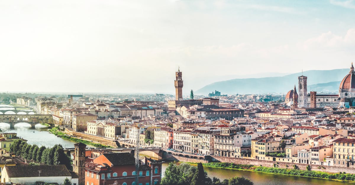 découvrez florence, la ville des arts et de la renaissance, où se mêlent histoire, culture et gastronomie. explorez ses musées renommés, admirez l'architecture exceptionnelle et savourez les délices de la cuisine toscane.