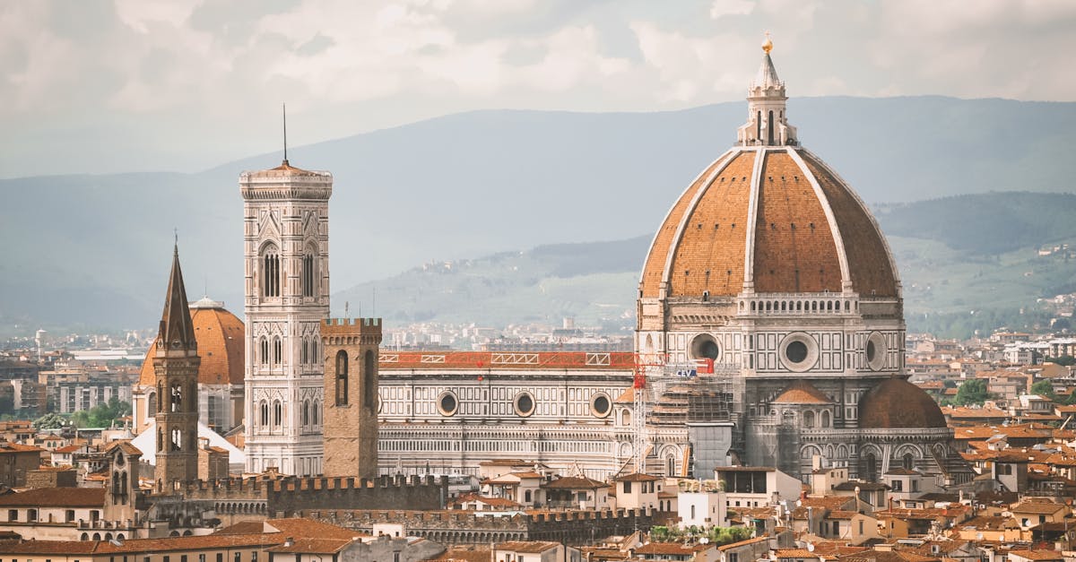 découvrez florence, la perle de la renaissance en italie. explorez ses chefs-d'œuvre artistiques, ses monuments emblématiques et sa délicieuse cuisine. une ville où l'histoire et la culture se rencontrent pour offrir une expérience inoubliable.