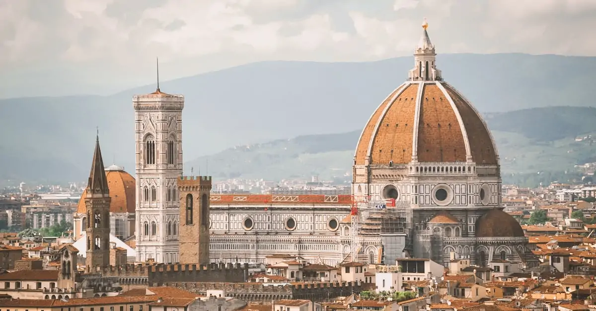 découvrez florence, la perle de la renaissance en italie. explorez ses chefs-d'œuvre artistiques, ses monuments emblématiques et sa délicieuse cuisine. une ville où l'histoire et la culture se rencontrent pour offrir une expérience inoubliable.