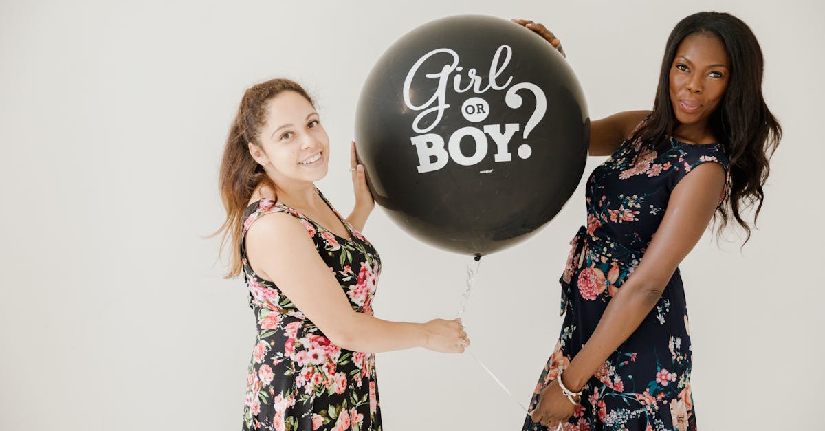 découvrez le bonheur d'annoncer le sexe de votre bébé avec une fête mémorable ! plongez dans l'univers des gender reveals, des idées originales et des inspirations pour célébrer ce moment unique en famille et entre amis.