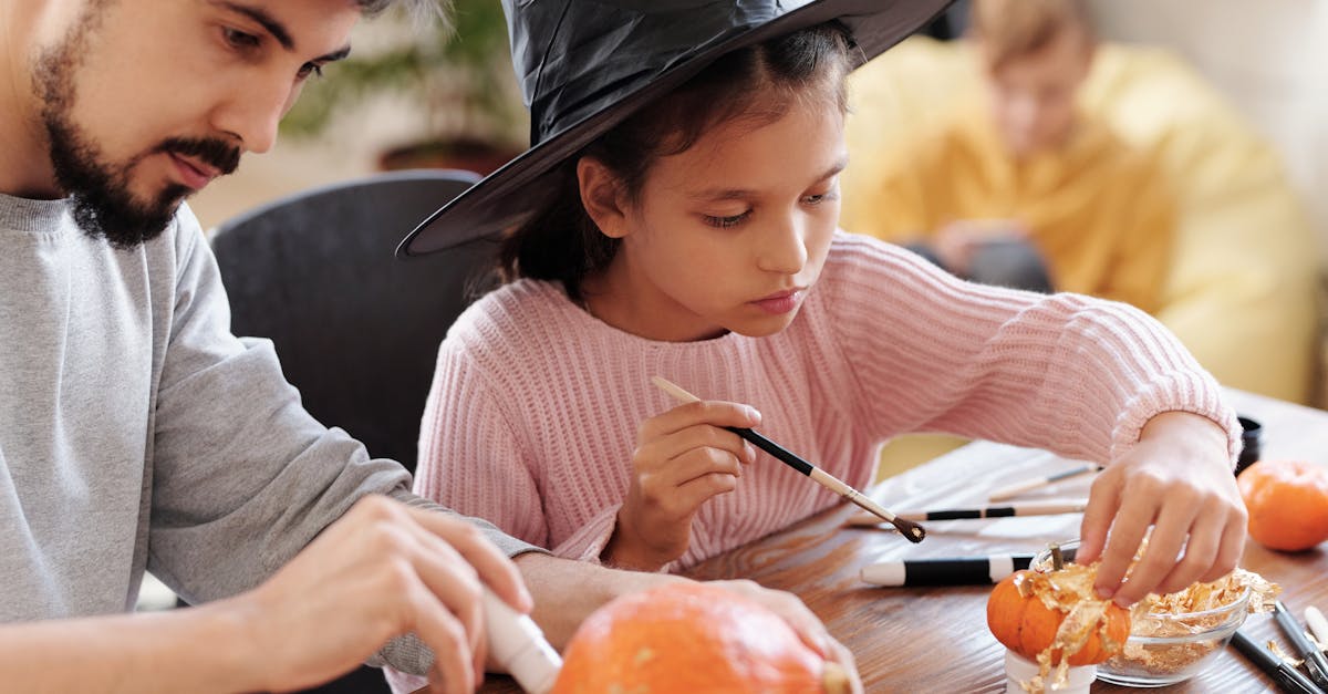 découvrez l'univers fascinant d'halloween : traditions, costumes effrayants, recettes de friandises et idées de décoration pour célébrer cette fête emblématique. préparez-vous à vivre une soirée pleine de frissons et de magie !