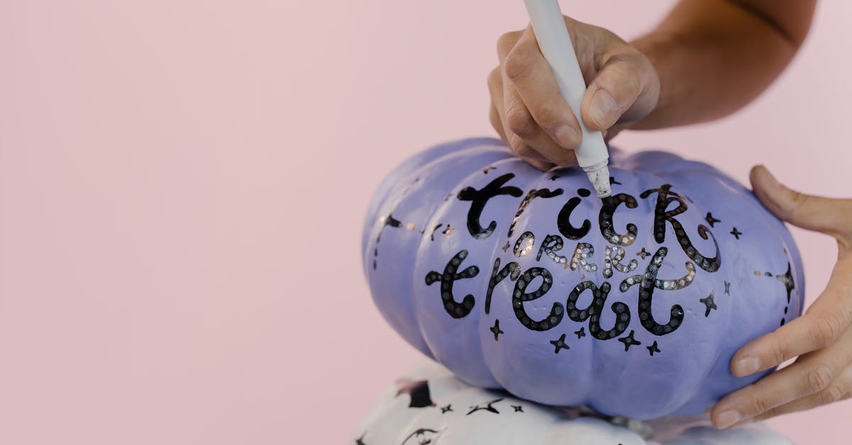 découvrez des idées créatives d'artisanat d'halloween pour éveiller l'esprit festif ! de la décoration de citrouilles aux costumes faits maison, explorez des projets amusants à réaliser en famille ou entre amis. transformez votre halloween en une expérience artistique inoubliable !
