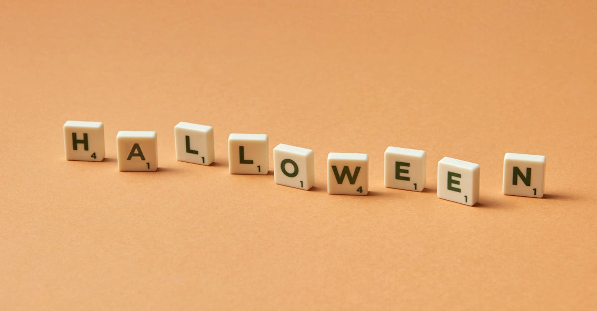découvrez une variété de jeux d'halloween amusants et effrayants pour célébrer cette fête emblématique. idéal pour les enfants et les adultes, nos jeux ajouteront une atmosphère festive à vos soirées d'automne. plongez dans l'esprit d'halloween avec des idées de jeux créatifs et engageants qui raviront vos invités!