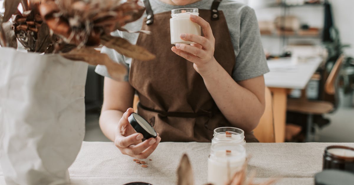 découvrez l'univers envoûtant des fragrances d'intérieur, où chaque senteur transforme votre foyer en un havre de paix. explorez des bougies parfumées, des diffuseurs et des huiles essentielles qui créent une ambiance chaleureuse et accueillante, tout en éveillant vos sens.