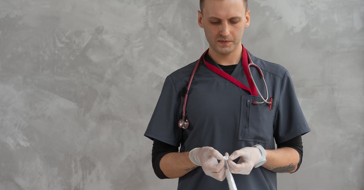 découvrez comment préparer efficacement votre sac de maternité avec notre guide complet. trouvez tous les essentiels à emporter pour votre séjour à l'hôpital, des vêtements aux articles de toilette, pour une expérience sereine à l'accouchement.
