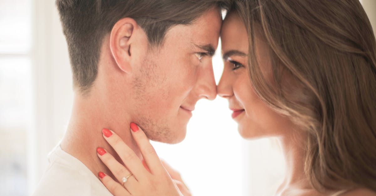 découvrez l'essence de l'intimité, un voyage au cœur des relations humaines. explorez comment créer des liens profonds et authentiques, développer la confiance et favoriser la connexion émotionnelle avec les autres.