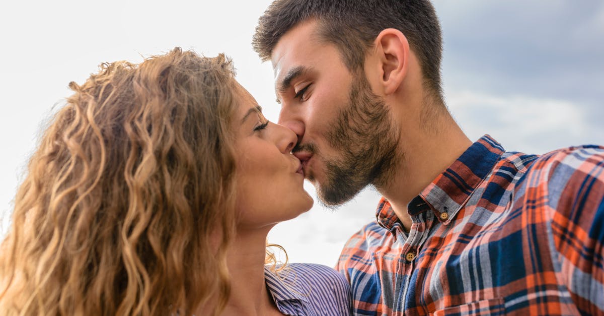 découvrez l'art du baiser : des conseils pour rendre chaque moment inoubliable, des techniques pour améliorer votre passion, et l'importance de l'intimité dans une relation. plongez dans l'univers des baisers avec nos astuces et anecdotes.