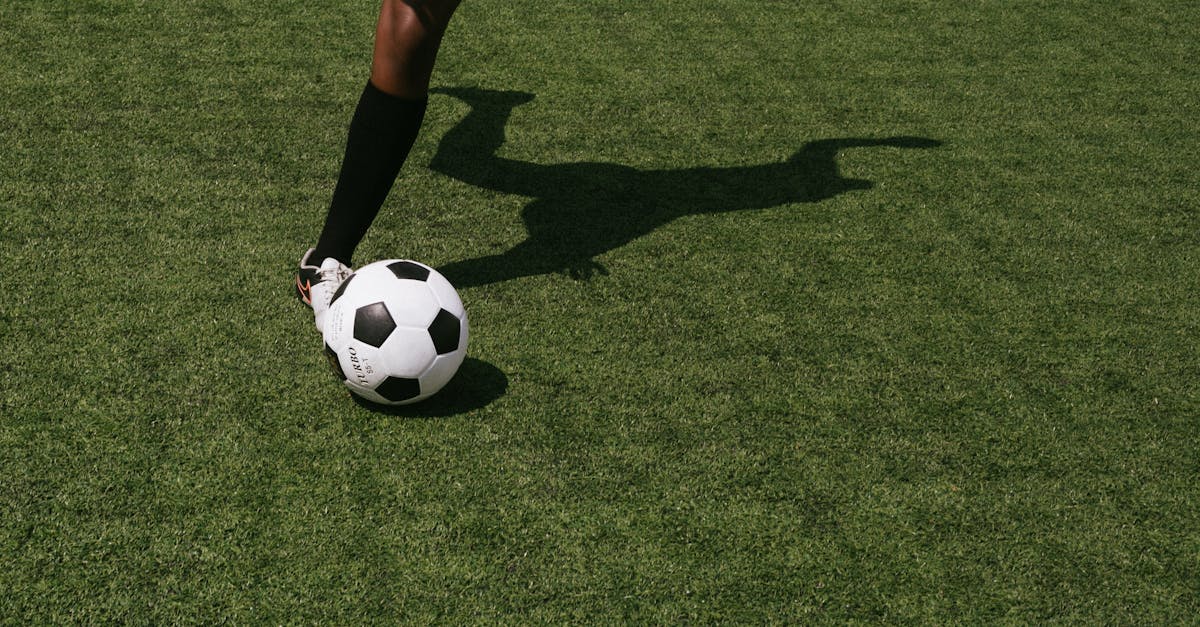découvrez les causes, les symptômes et des remèdes efficaces contre les crampes aux jambes. apprenez comment soulager ce désagrément et prévenir leur apparition grâce à nos conseils pratiques.