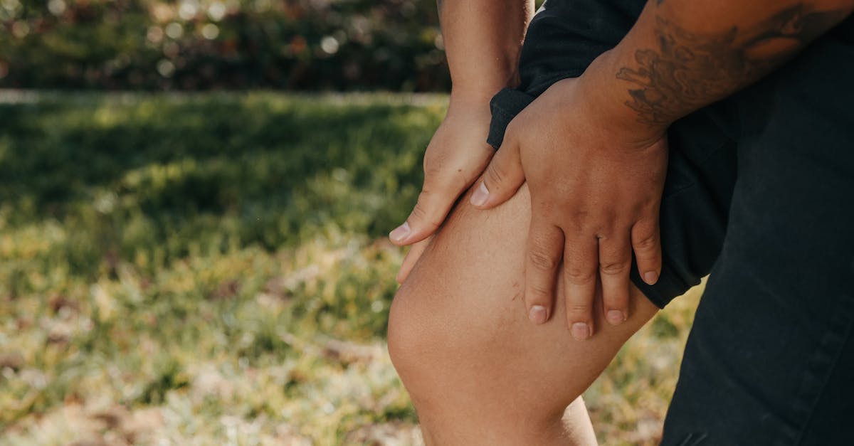 découvrez les causes et les remèdes pour soulager les crampes aux jambes. apprenez à prévenir ces douleurs désagréables et à améliorer votre confort quotidien.