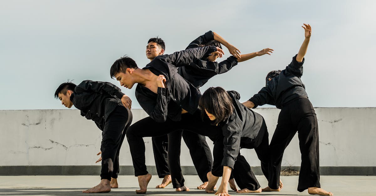 découvrez l'univers captivant des arts martiaux, une discipline qui allie techniques de combat, entraînement physique et développement personnel. explorez les différentes écoles, bénéficiez des bienfaits pour le corps et l'esprit, et rejoignez une communauté passionnée par la maîtrise de soi et l'autodéfense.