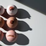 découvrez le protège-tétine, un accessoire essentiel pour les mamans allaitantes. conçu pour faciliter l'allaitement tout en offrant confort et protection, il aide à surmonter les difficultés liées à la lactation. informez-vous sur ses avantages et comment bien l'utiliser pour assurer le bien-être de votre bébé.