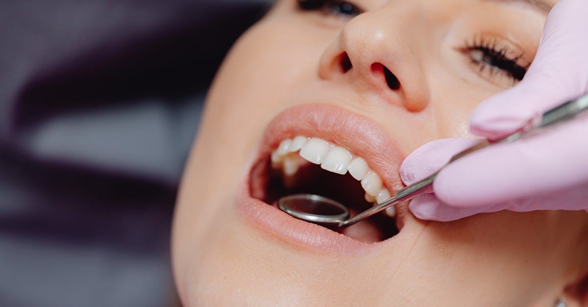 découvrez les causes, symptômes et traitements des blessures buccales, incluant les coupures, éraflures et autres traumatismes de la cavité orale. apprenez à prévenir ces blessures courantes et à assurer une bonne hygiène bucco-dentaire pour éviter des complications.