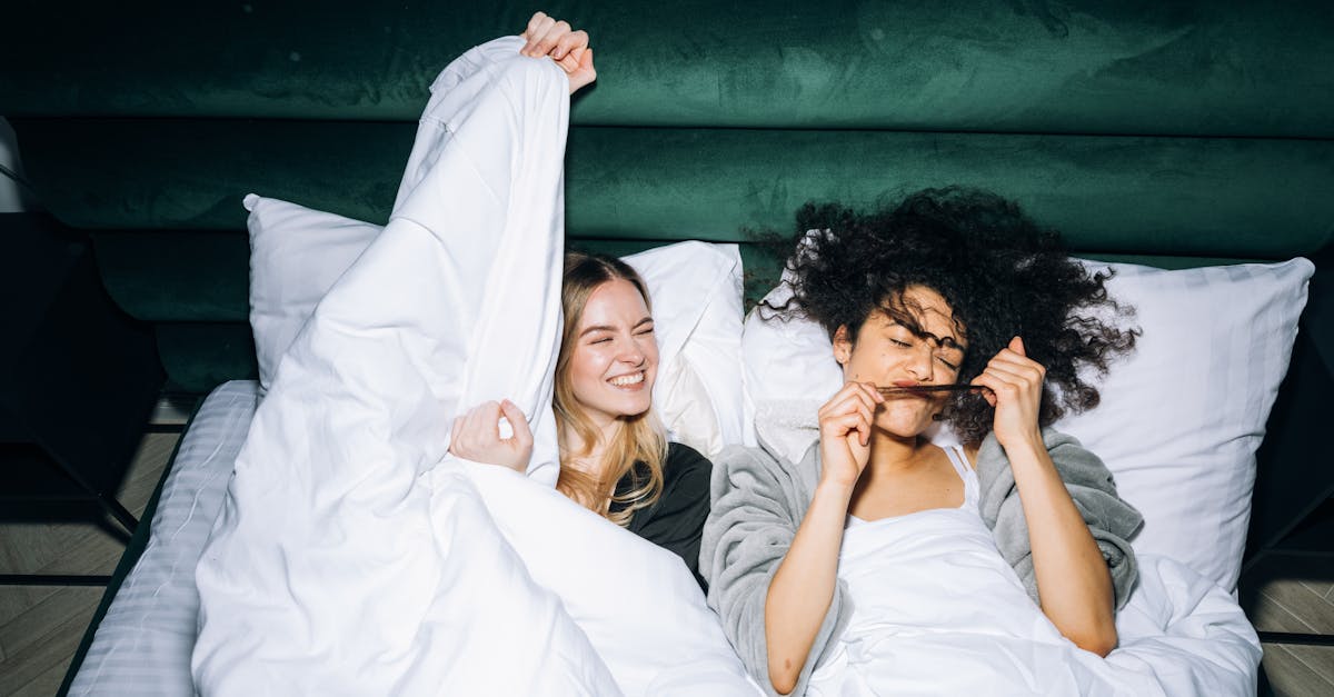 organisez la meilleure soirée pyjama avec des idées amusantes, des jeux palpitants, des recettes délicieuses et des astuces pour une nuit inoubliable entre amis. plongez dans l'univers des soirées pyjama et créez des souvenirs mémorables !