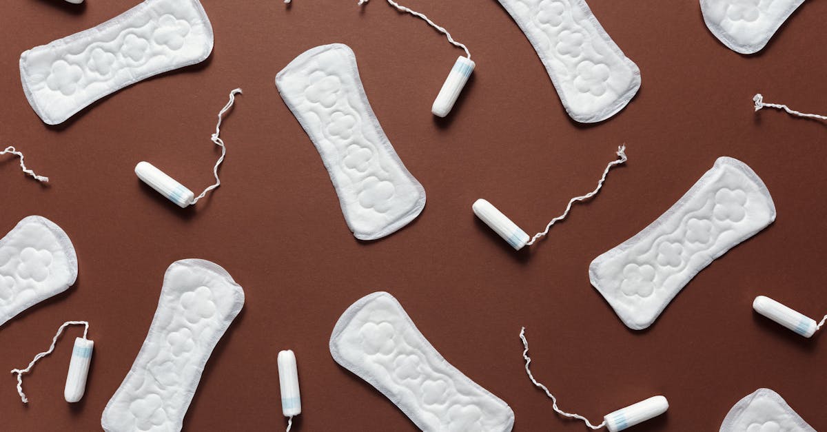découvrez tout ce que vous devez savoir sur la menstruation postpartum, y compris son retour, les changements hormonaux et des conseils pour traverser cette période délicate après l'accouchement.