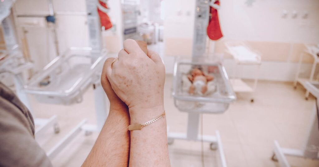 découvrez les soins et le soutien essentiels pour les bébés prématurés. apprenez comment aider ces petits combattants à se développer dans un environnement sécurisé et aimant, tout en recevant des conseils sur la santé, l'alimentation et le bien-être des nourrissons prématurés.