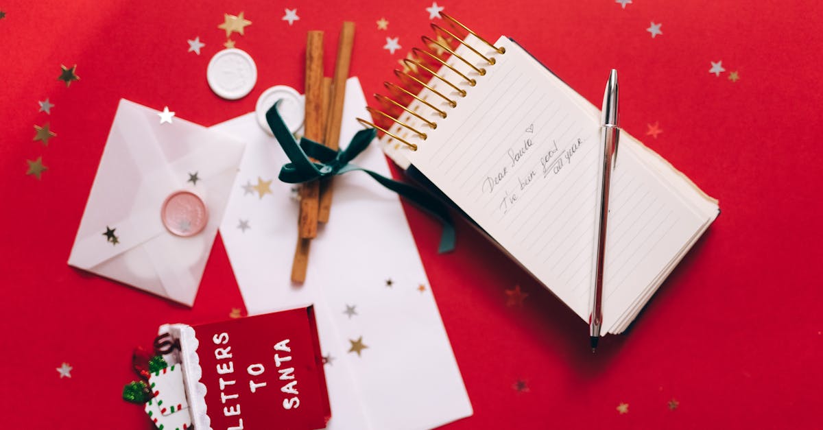 découvrez l'enchantement des lettres au père noël ! écrivez à santa claus et recevez une réponse personnalisée pour faire briller les yeux de vos enfants et préserver la magie des fêtes.