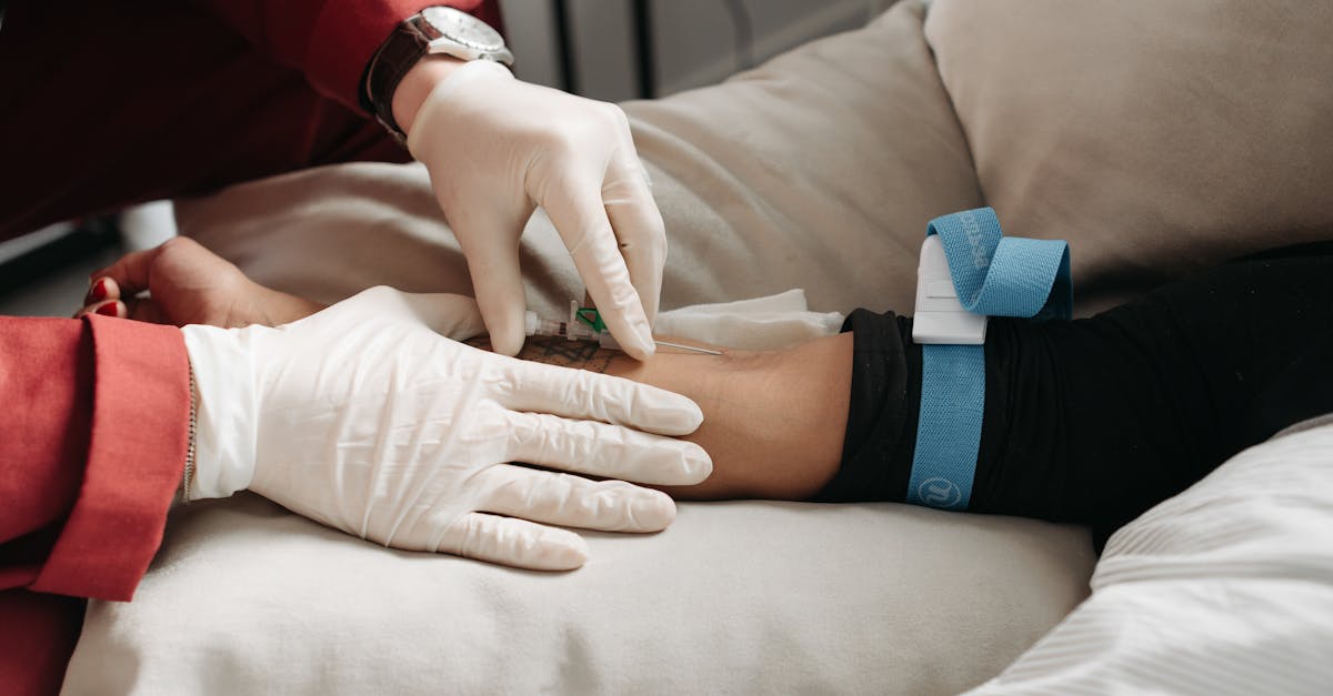 découvrez tout ce qu'il faut savoir sur la scarlatine, une infection bactérienne contagieuse. apprenez ses symptômes, causes et traitements, ainsi que des conseils pour prévenir la maladie.