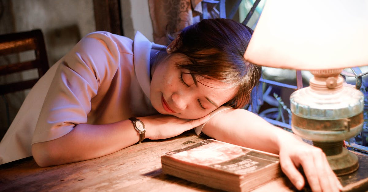 découvrez comment améliorer votre sommeil avec des conseils pratiques, des techniques de relaxation et des informations sur l'importance du repos pour votre santé et votre bien-être.
