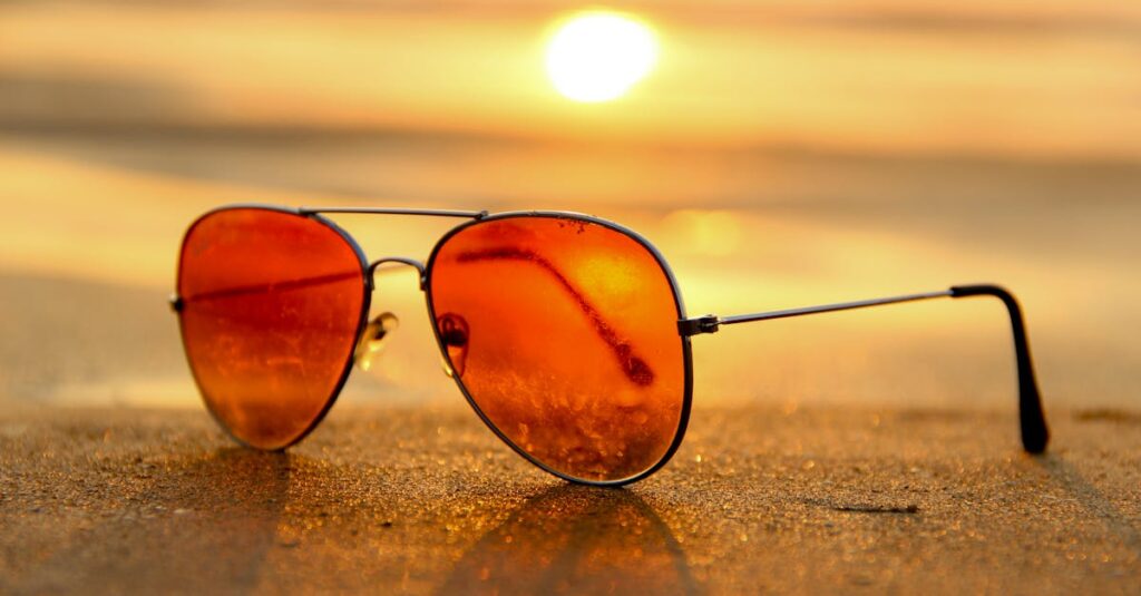 découvrez notre collection de lunettes de soleil alliant style et protection. protégez vos yeux des uv tout en restant tendance avec nos modèles variés adaptés à tous les goûts.