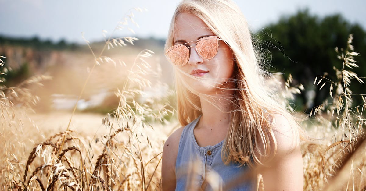 découvrez notre collection de lunettes de soleil élégantes et tendance, alliant protection uv et style. parfaites pour toutes vos activités en extérieur, nos lunettes s'adaptent à tous les visages et vous garantissent un look unique cet été.