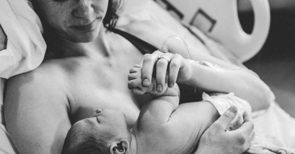 découvrez l'art du swaddling, une technique ancestrale pour envelopper votre bébé avec douceur et confort. apprenez à apaiser votre nourrisson, à favoriser son sommeil et à renforcer votre lien affectif grâce à cette méthode simple et efficace.