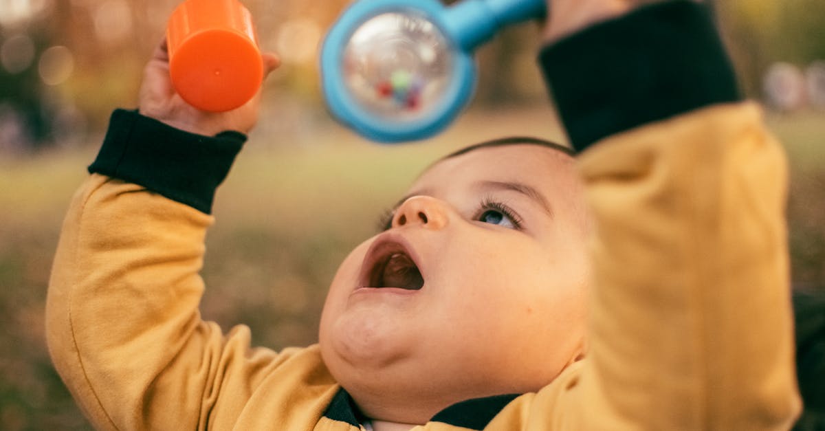 découvrez tout ce qu'il faut savoir sur la poussée dentaire, ses symptômes, ses solutions pour soulager les bébés et des conseils pour accompagner cette étape importante de leur développement.