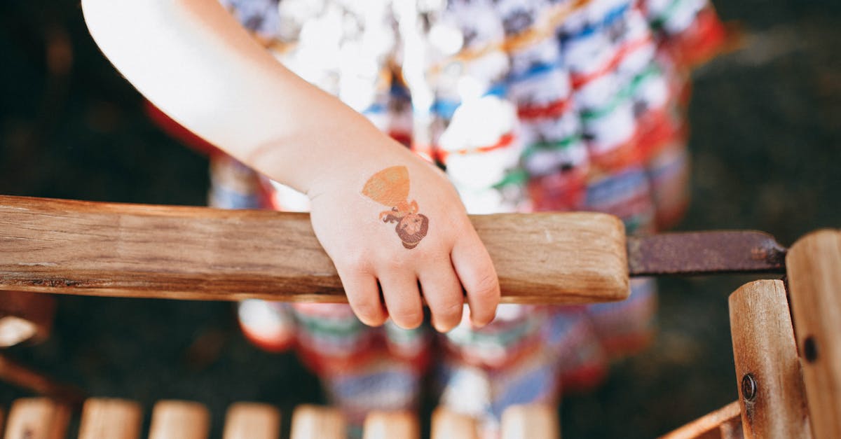 découvrez notre collection de tatouages temporaires, parfaits pour ajouter une touche créative à votre style sans engagement. idéaux pour les fêtes, les festivals ou simplement pour s'amuser, nos tatouages sont faciles à appliquer et à enlever. laissez libre cours à votre imagination !