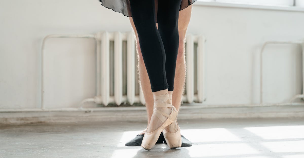 découvrez l'art du tiptoeing, une pratique délicate qui allie grâce et discrétion. apprenez à vous déplacer silencieusement tout en maîtrisant votre équilibre et votre agilité. idéal pour les danseurs, les artistes ou toute personne désireuse de se déplacer avec élégance. explorez nos conseils et techniques pour devenir un expert du tiptoeing.