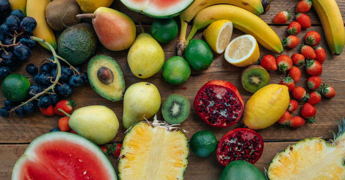 découvrez les incroyables bienfaits de la pastèque pour la santé. riche en vitamines, hydratante et diurétique, cette délicieuse fruit est idéale pour l'été. apprenez comment intégrer la pastèque dans votre alimentation pour profiter de ses effets rafraîchissants et nutritifs.