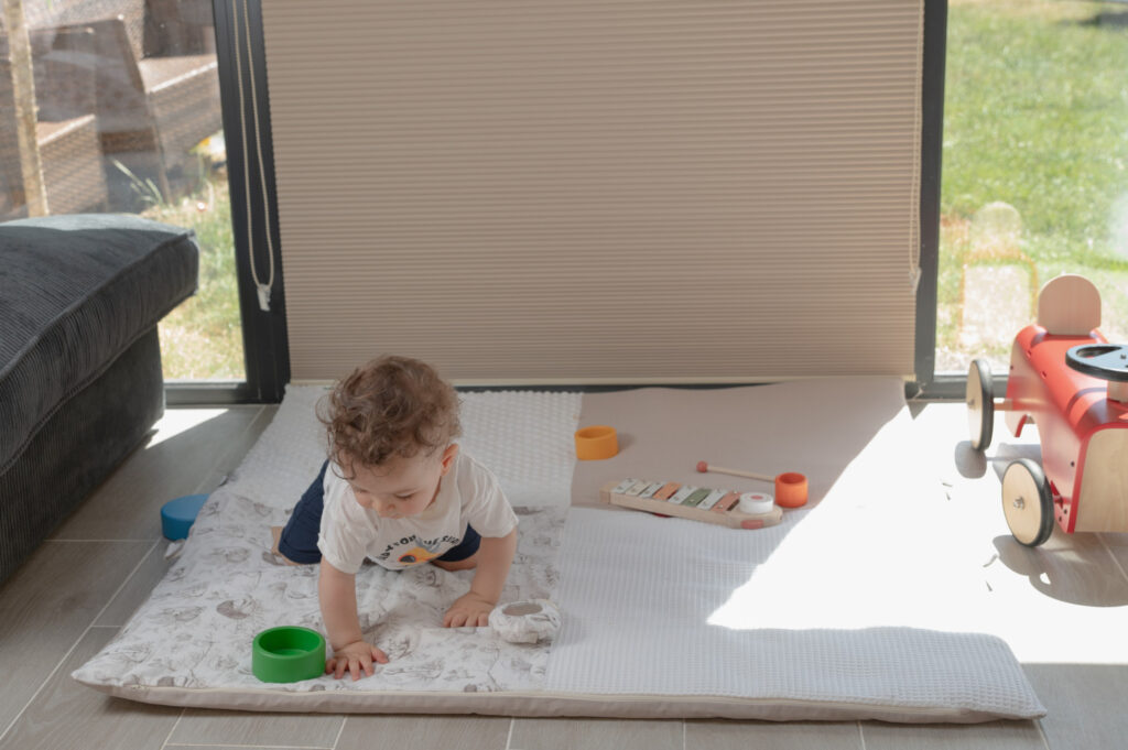 Tapis d’éveil : jusqu’à quel âge est-il vraiment utile ?